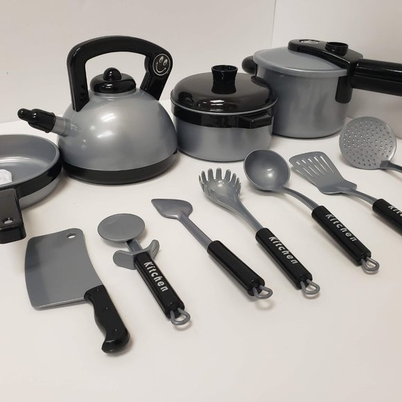 New Kitchen Pots and Pan Set - Picture 4 of 15